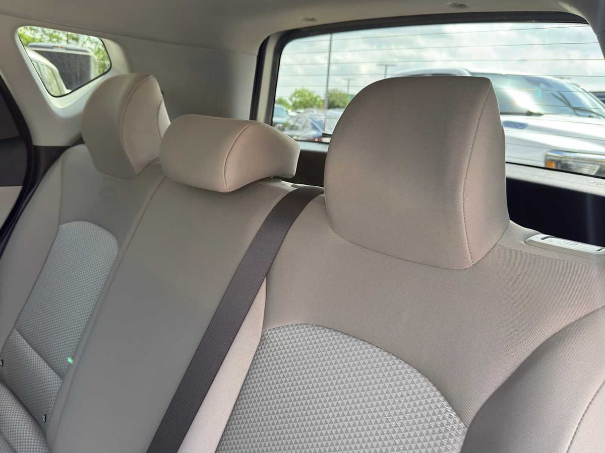2025 Kia Soul - Image 24