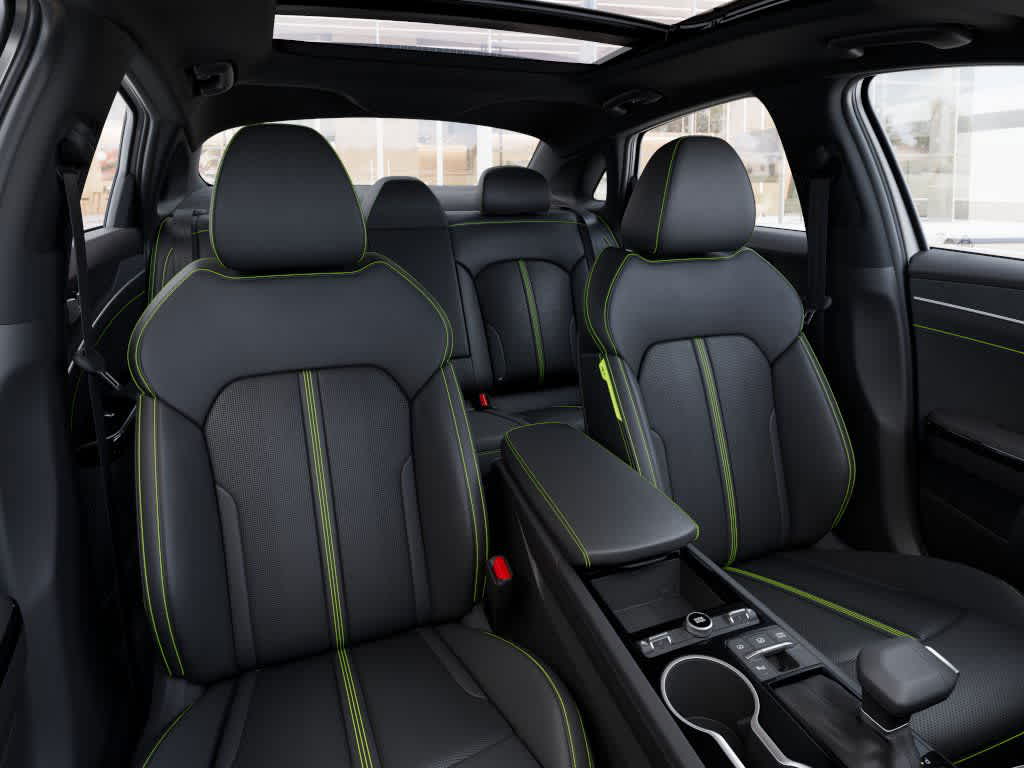 2026 Kia K5 - Image 15