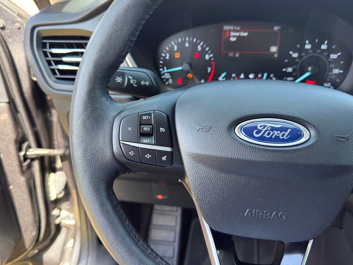 2020 Ford Escape - Image 20