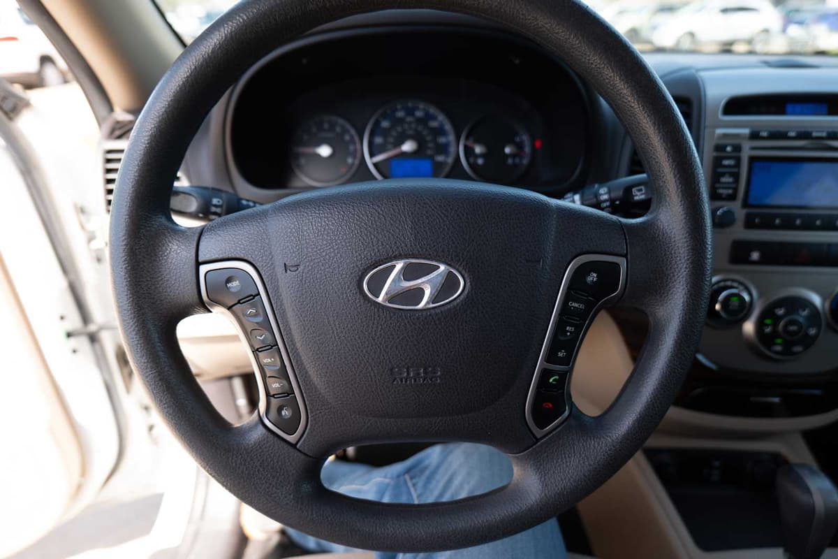 2012 Hyundai Santa Fe - Image 12