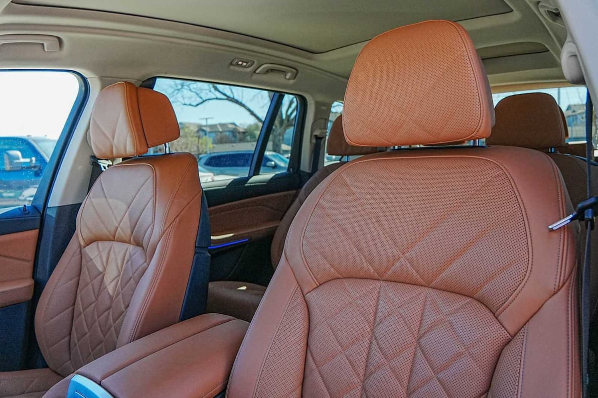 2023 BMW X7 - Image 12