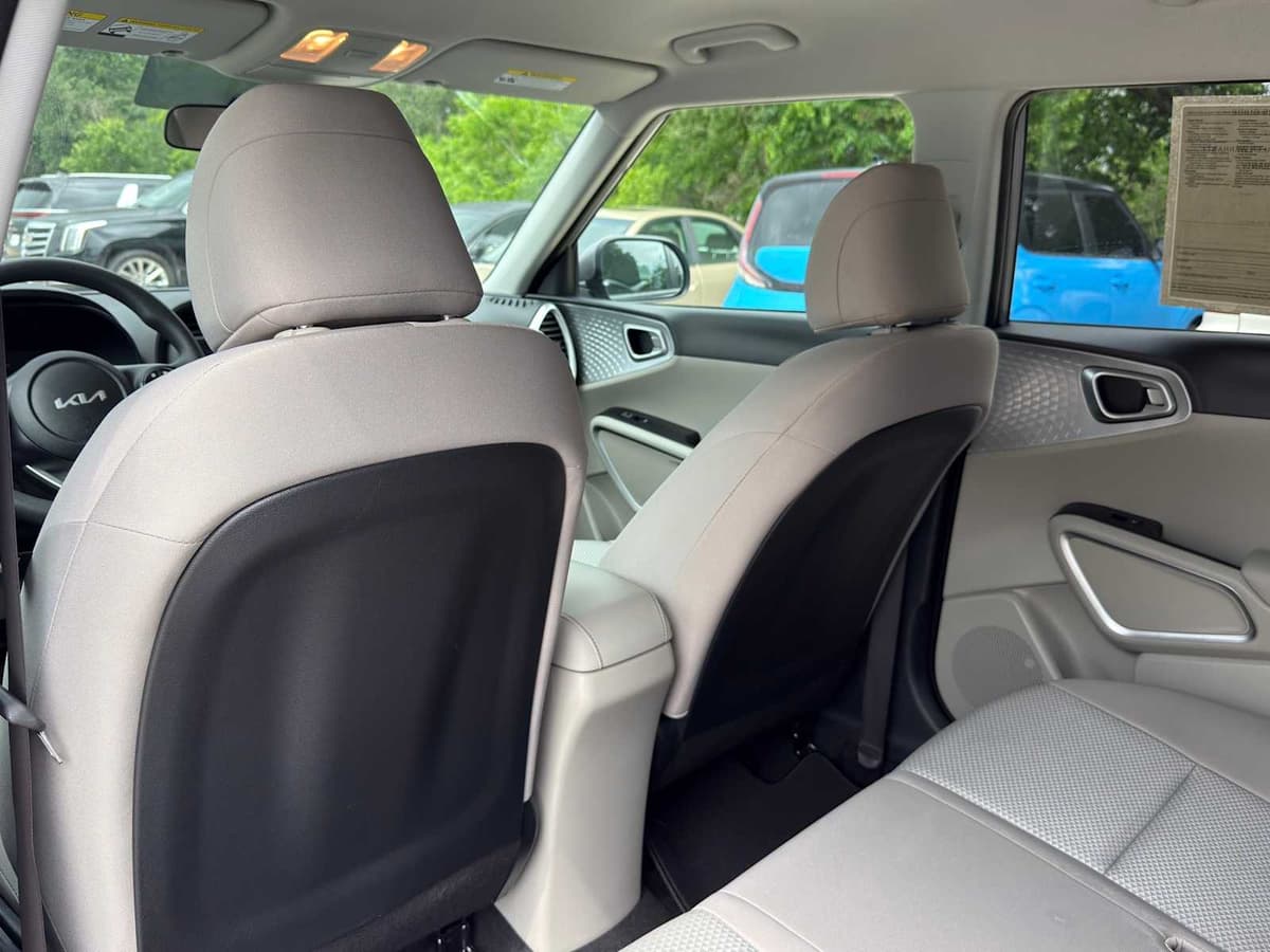 2025 Kia Soul - Image 20