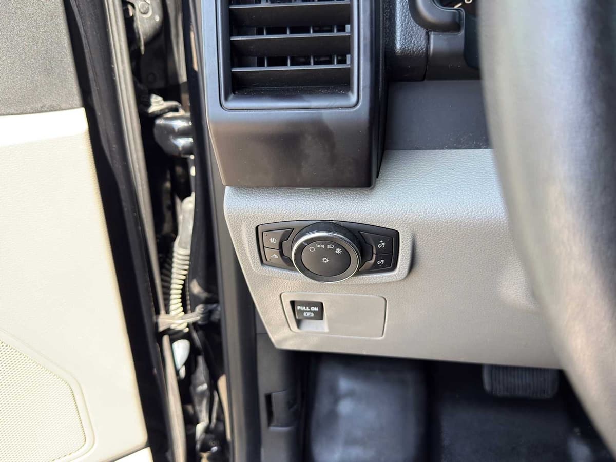 2017 Ford F-150 - Image 23