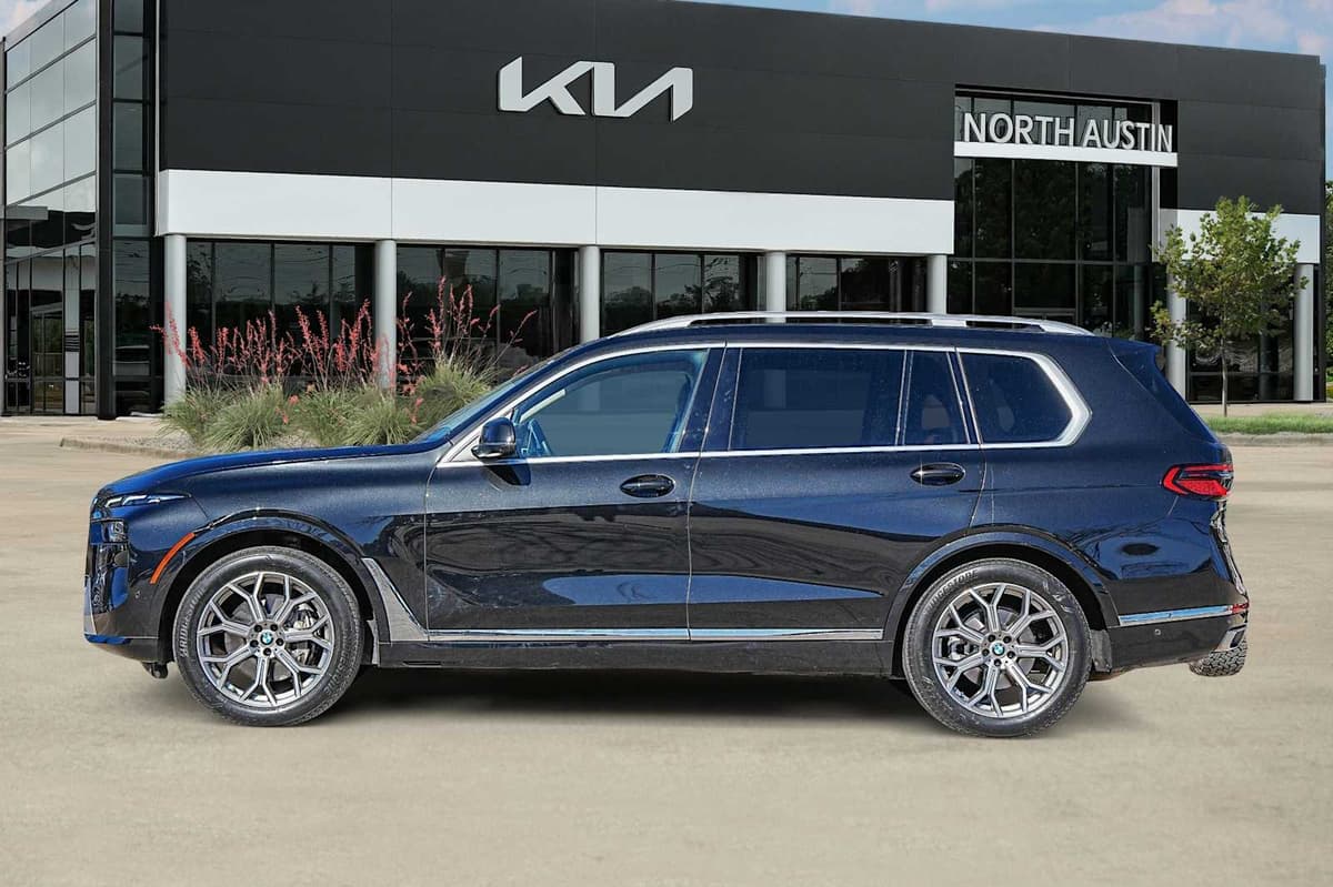 2023 BMW X7 - Image 5