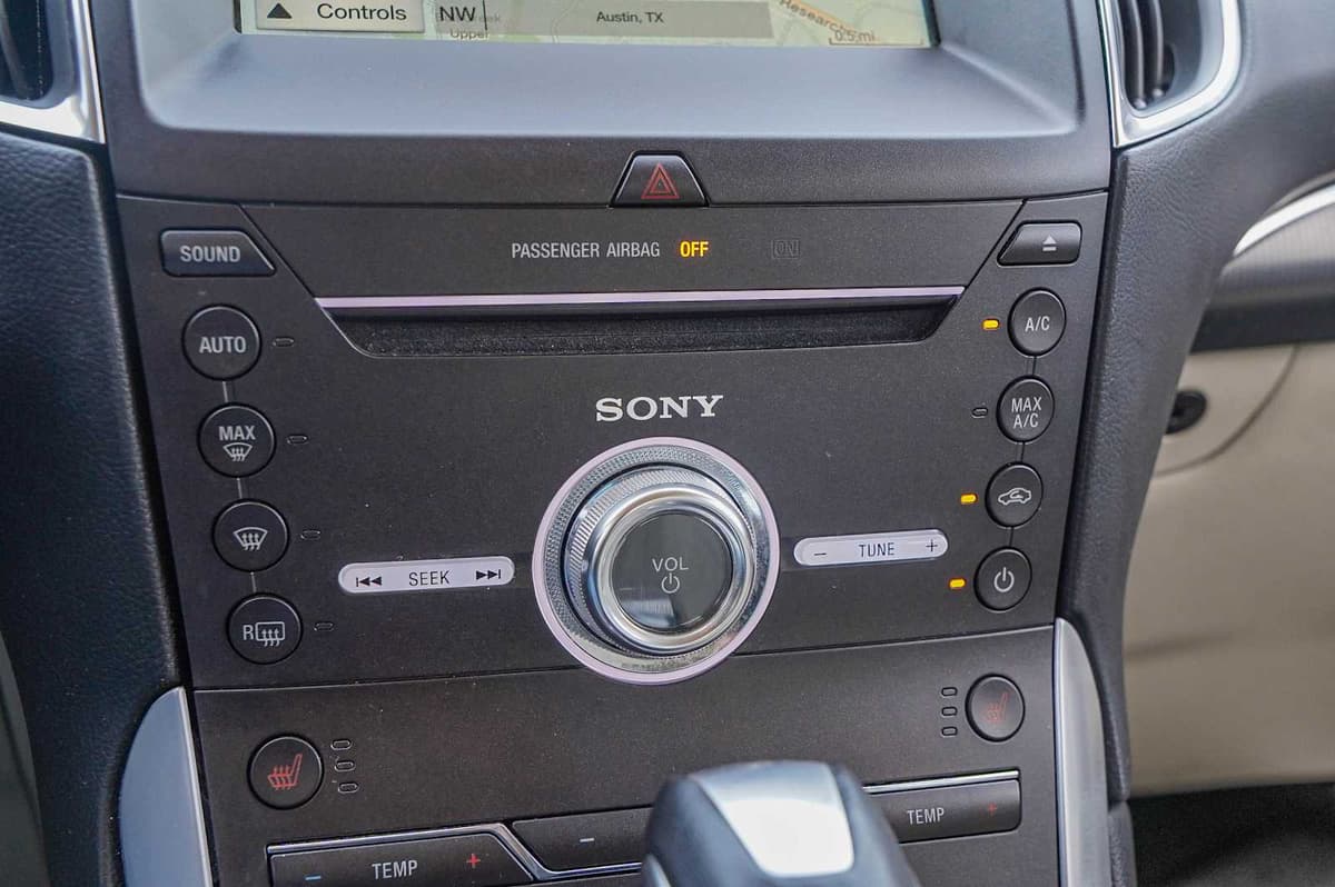 2018 Ford Edge - Image 19