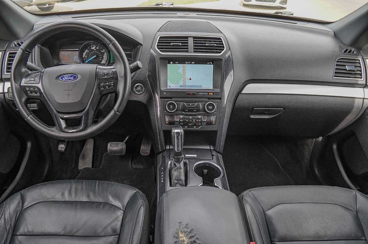 2017 Ford Explorer - Image 25