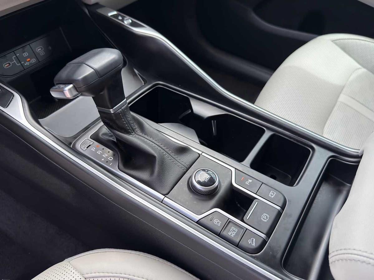 2025 Kia Sorento - Image 14