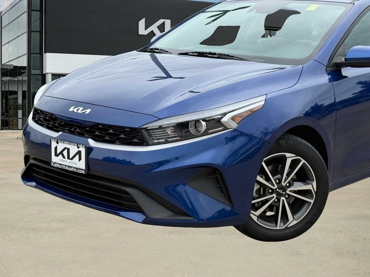 2023 Kia Forte - Image 2