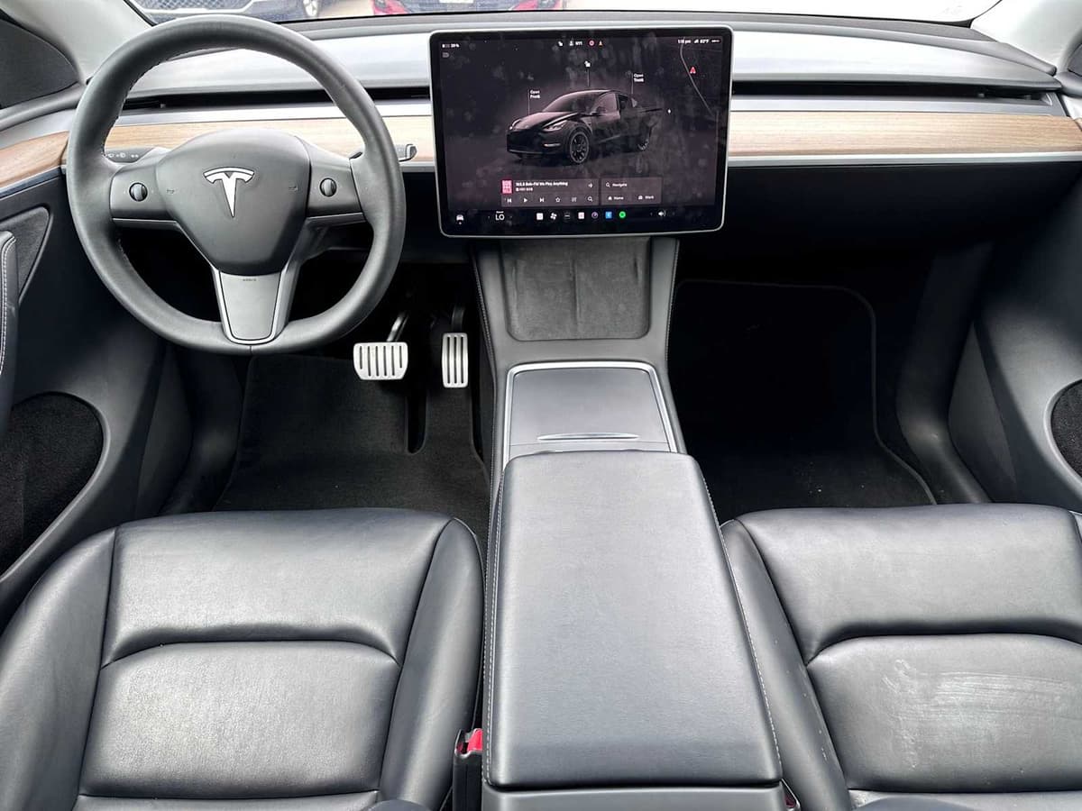 2023 Tesla Model Y - Image 18