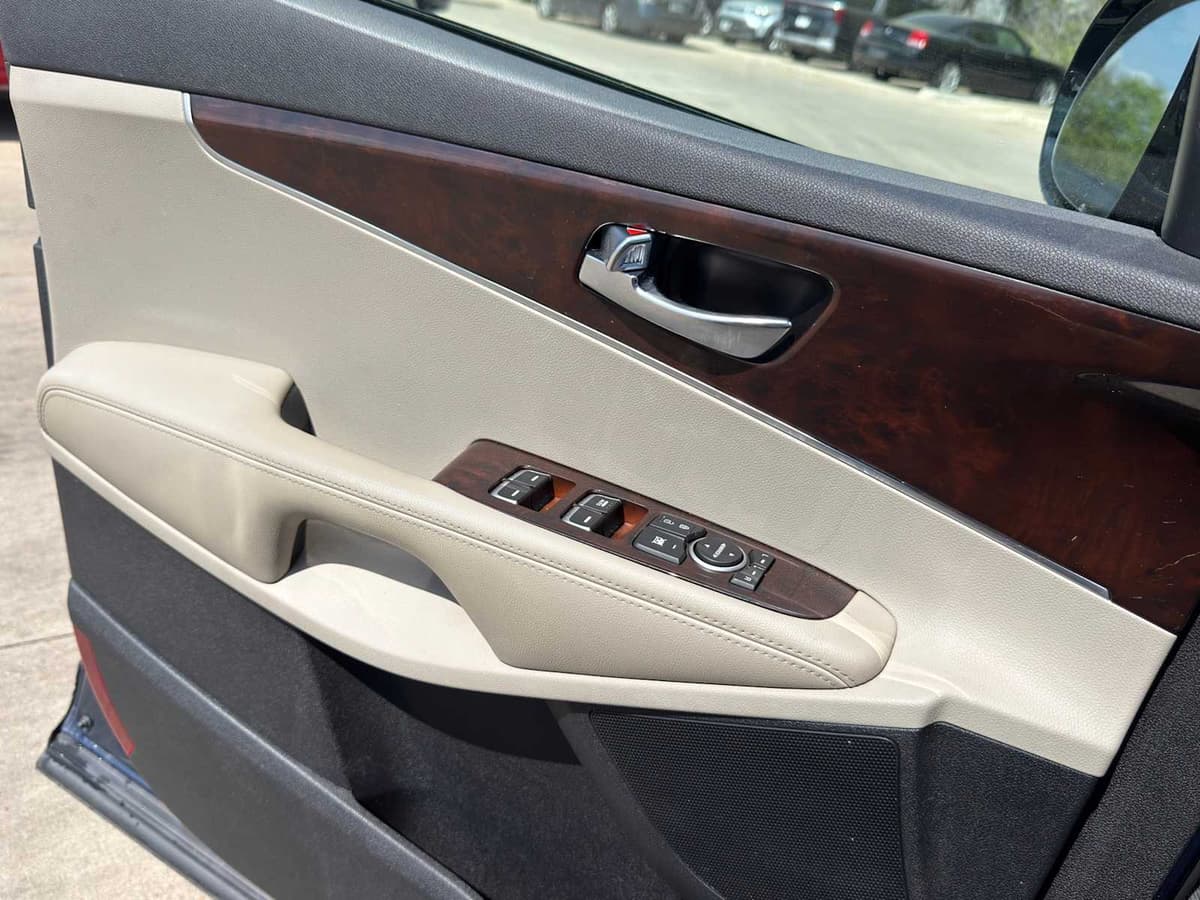 2017 Kia Sorento - Image 21