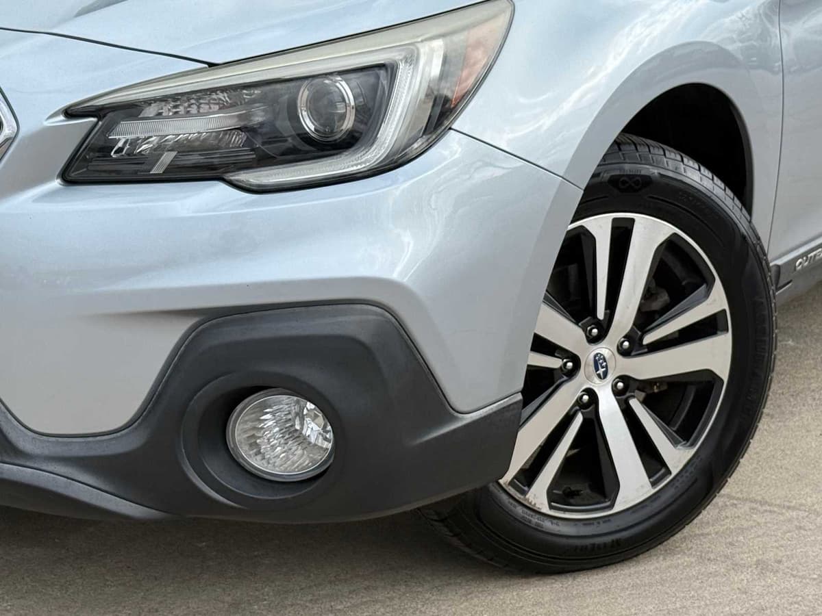 2019 Subaru Outback - Image 2