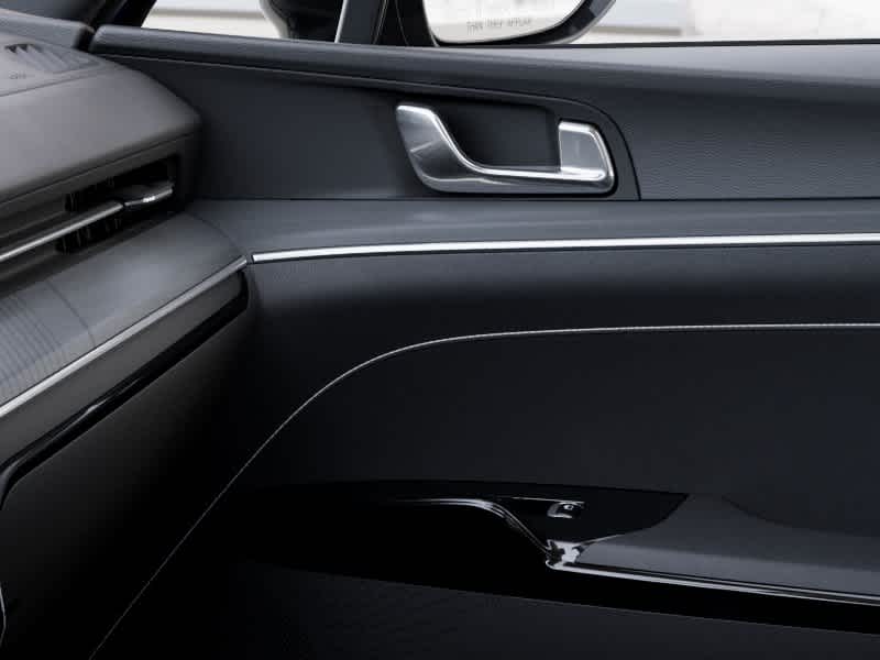 2026 Kia K5 - Image 25