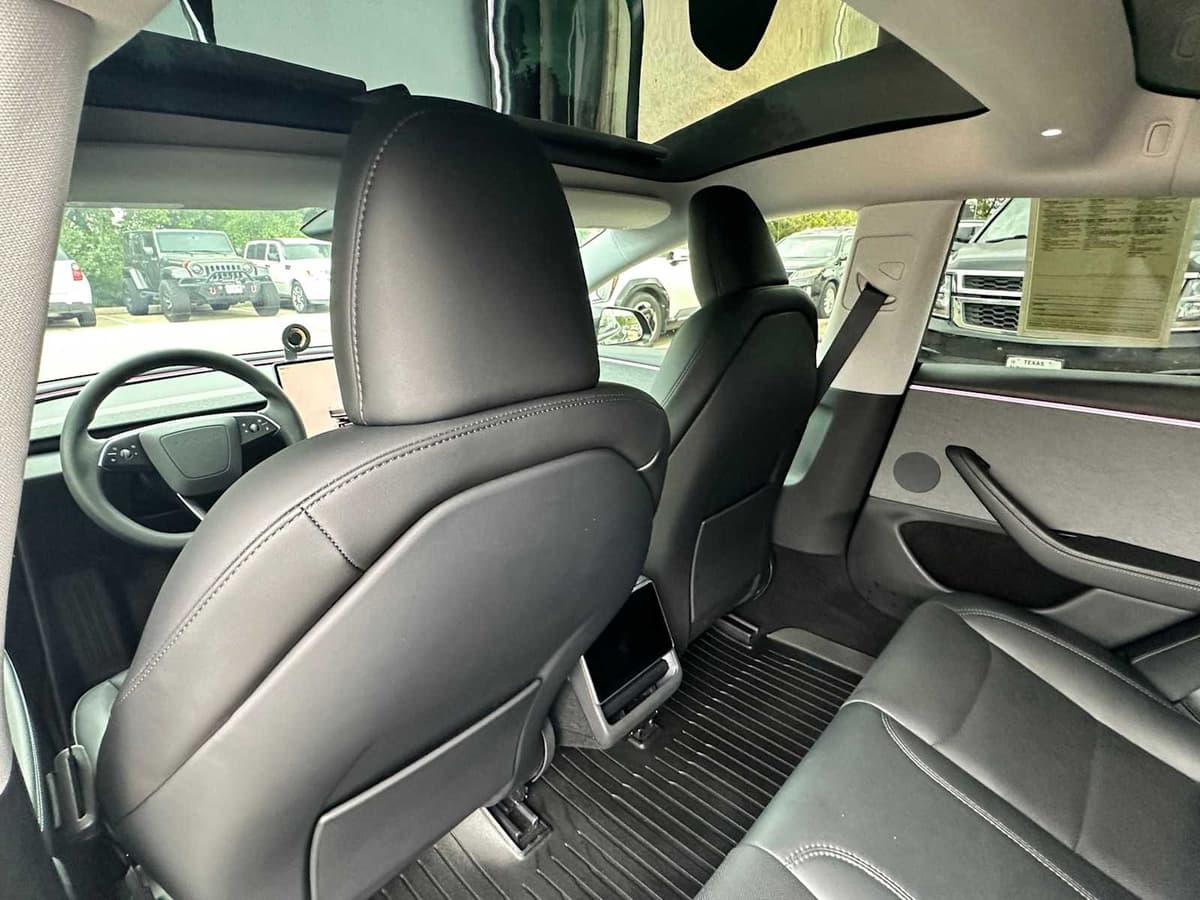 2025 Tesla Model 3 - Image 21