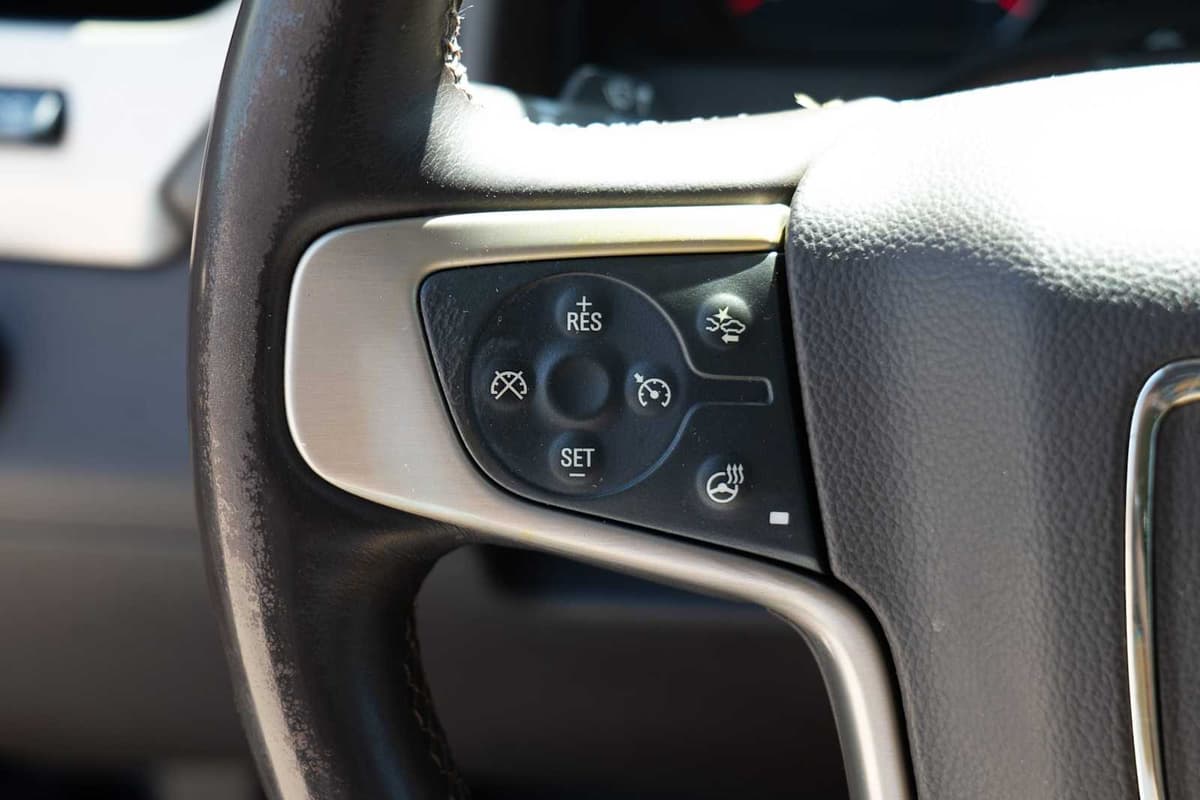 2015 GMC Yukon - Image 13