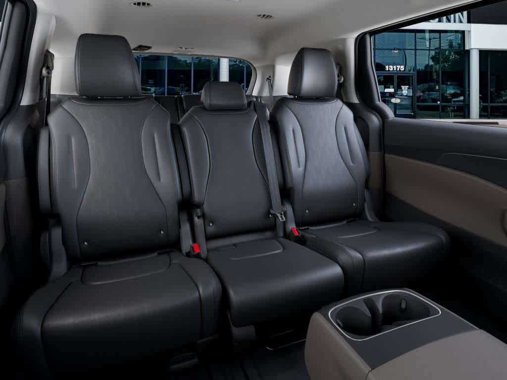 2026 Kia Carnival - Image 16
