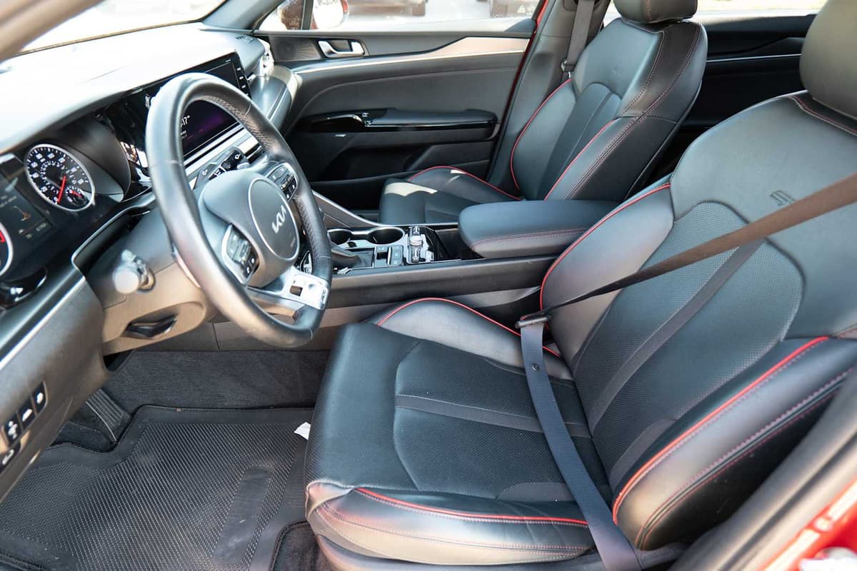 2023 Kia K5 - Image 10