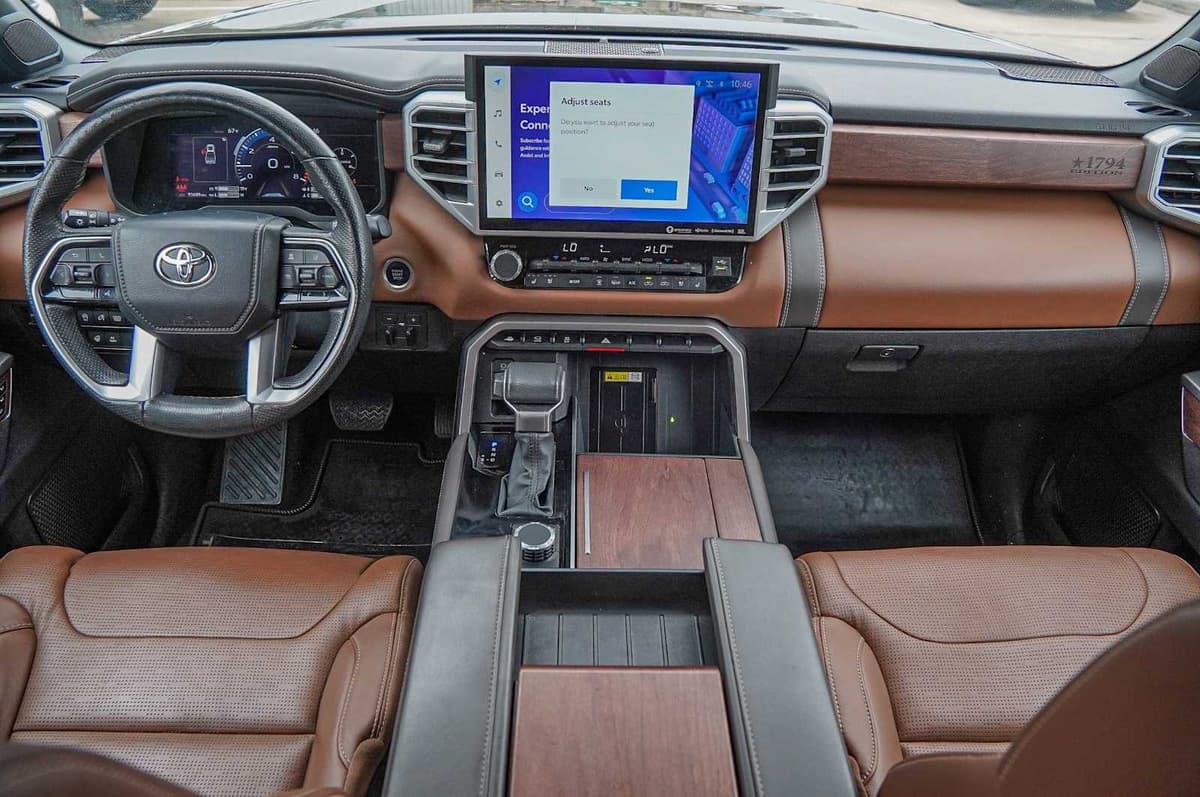 2023 Toyota Tundra - Image 25