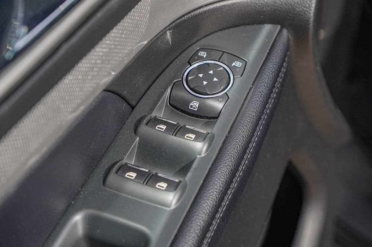 2017 Ford Explorer - Image 23