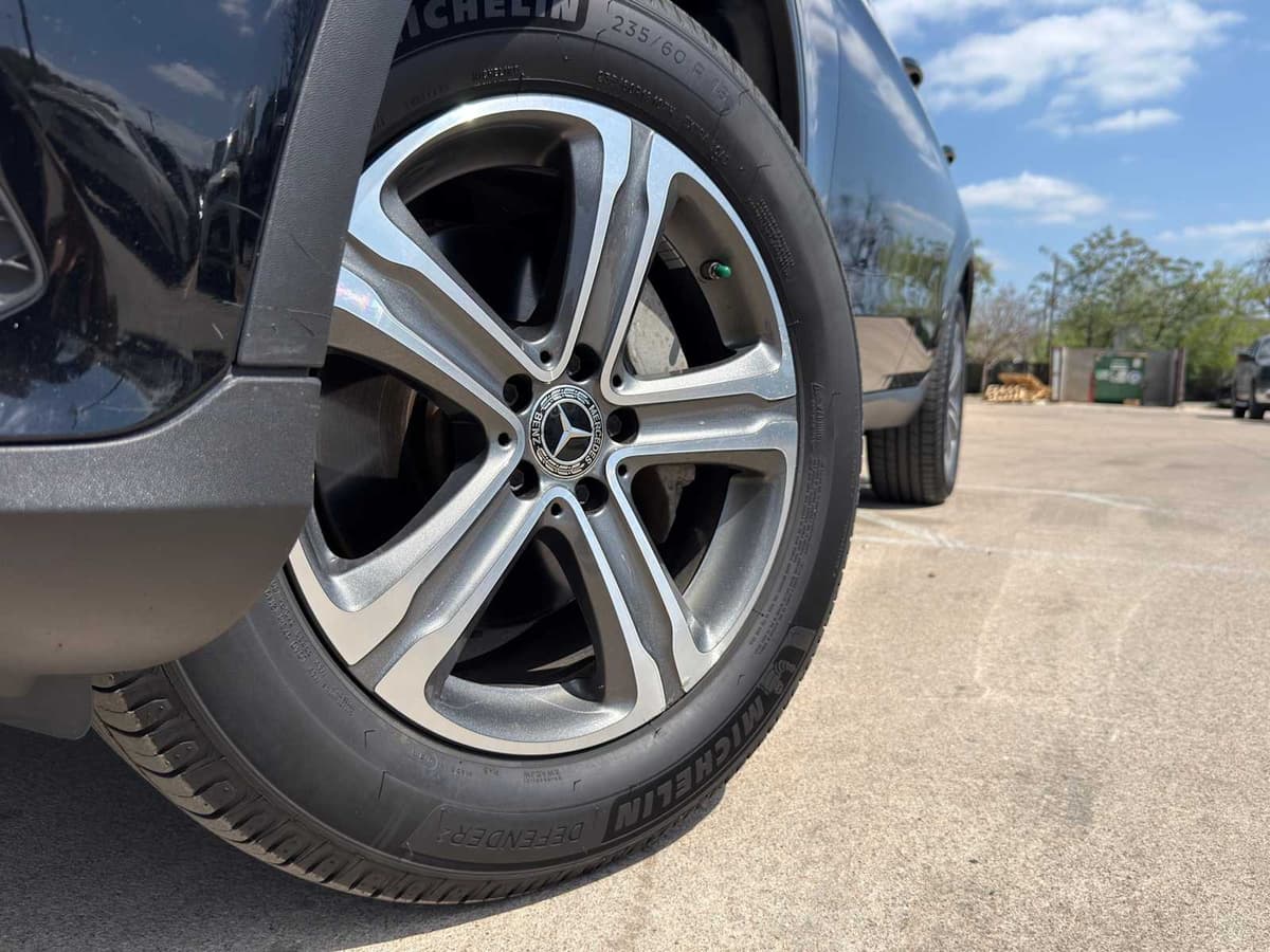 2018 Mercedes-Benz GLC 300 - Image 4