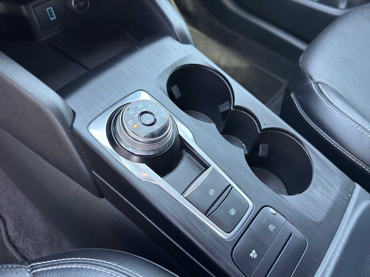 2020 Ford Escape - Image 12