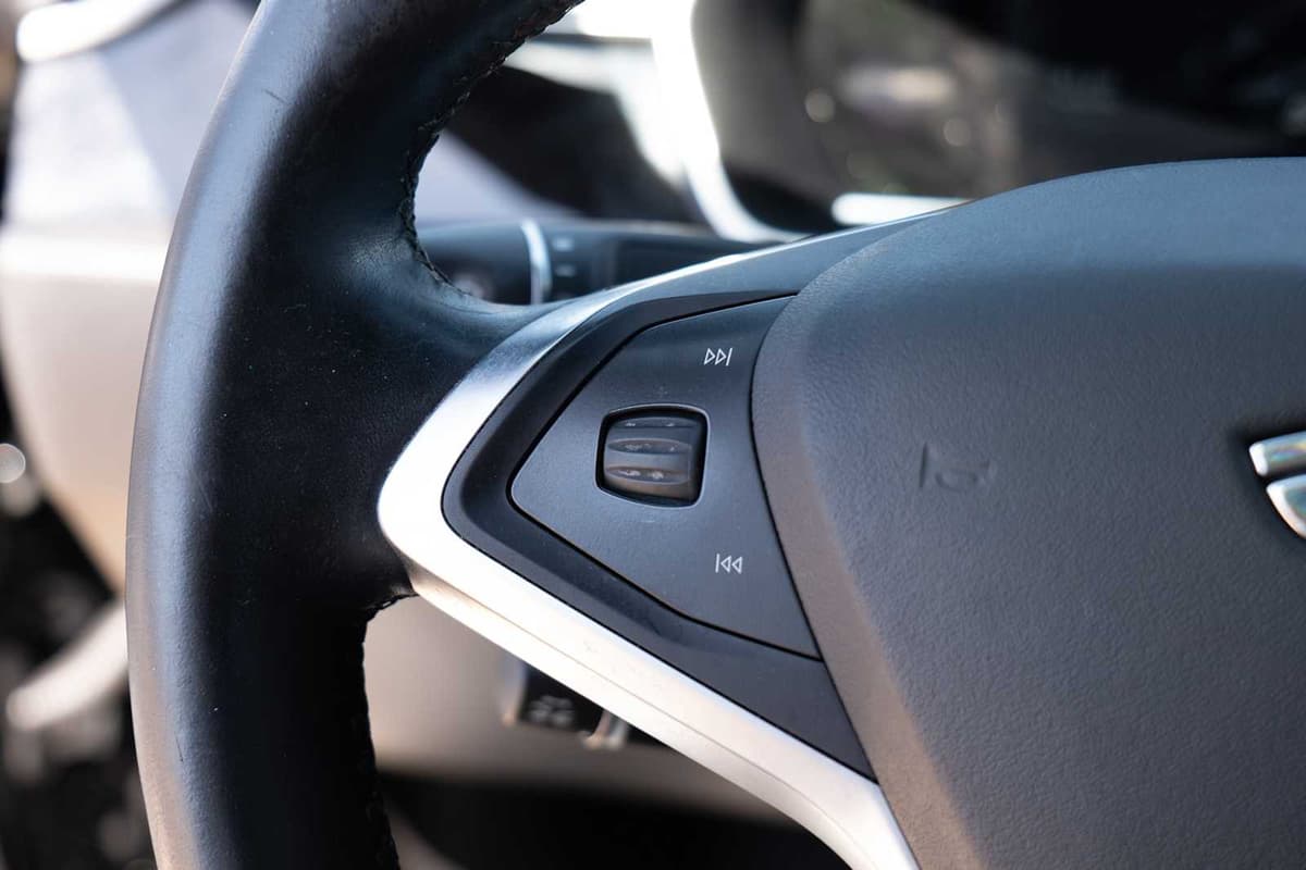 2017 Tesla Model S - Image 13