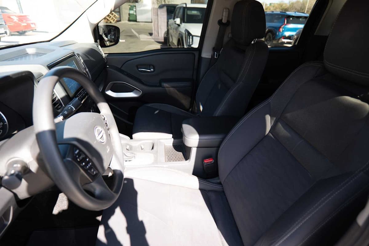 2022 Nissan Frontier - Image 10