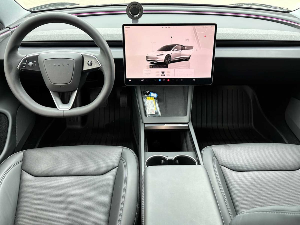2025 Tesla Model 3 - Image 18