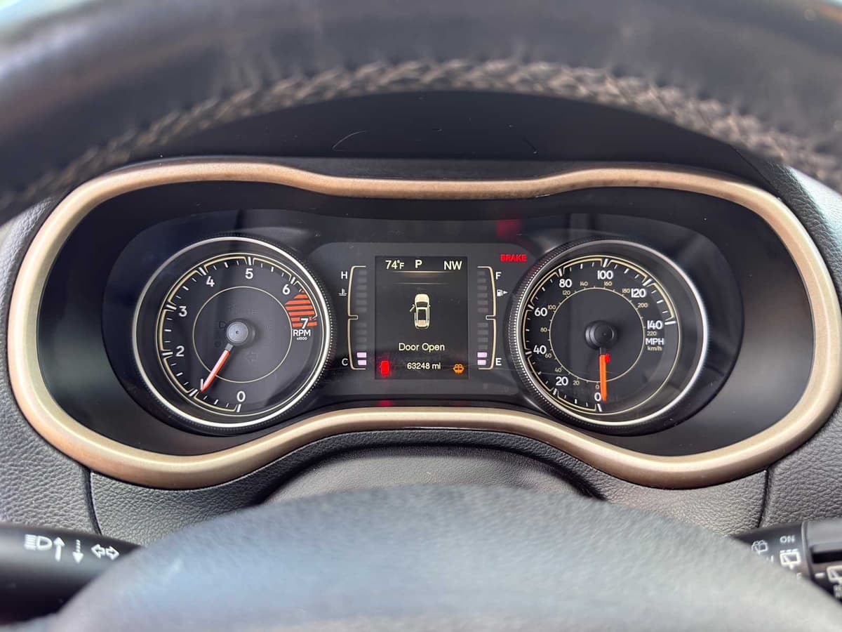 2018 Jeep Cherokee - Image 18