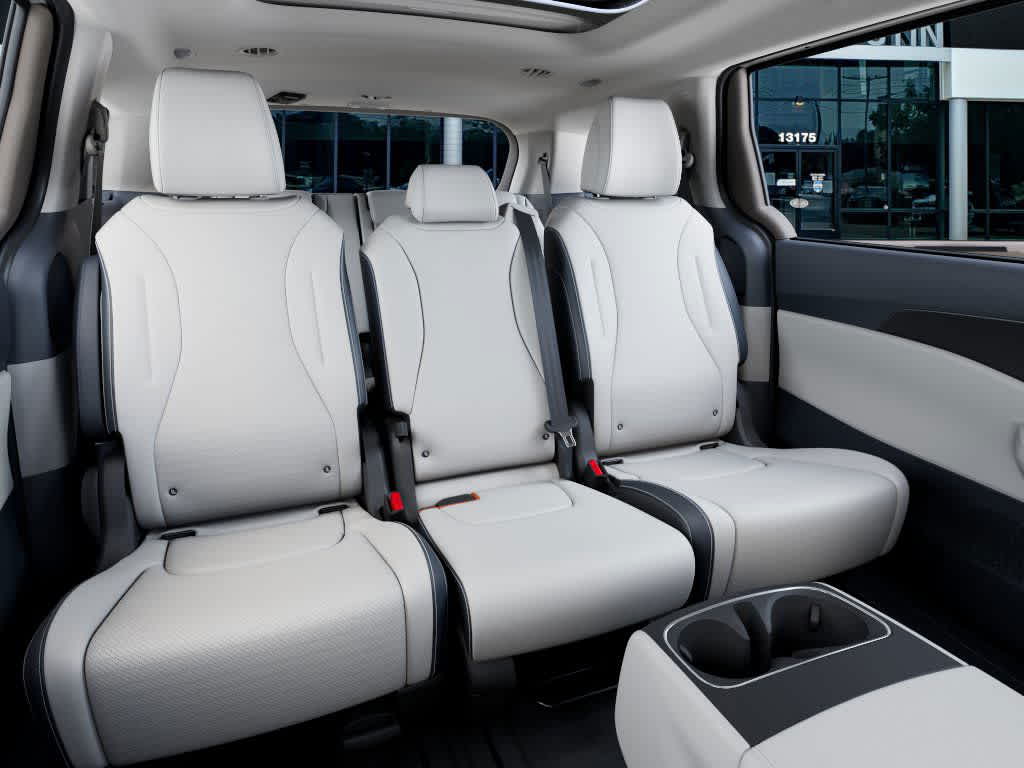 2026 Kia Carnival Hybrid - Image 16