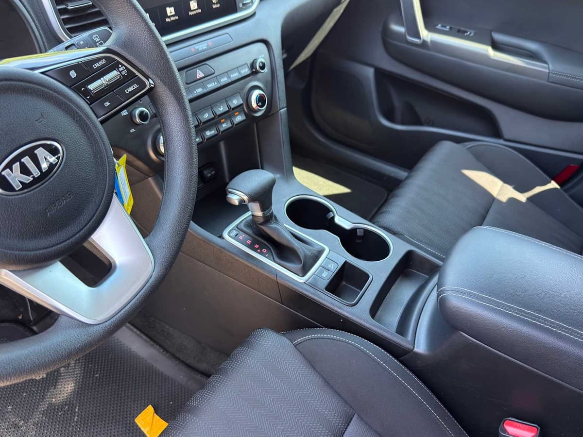 2022 Kia Sportage - Image 10