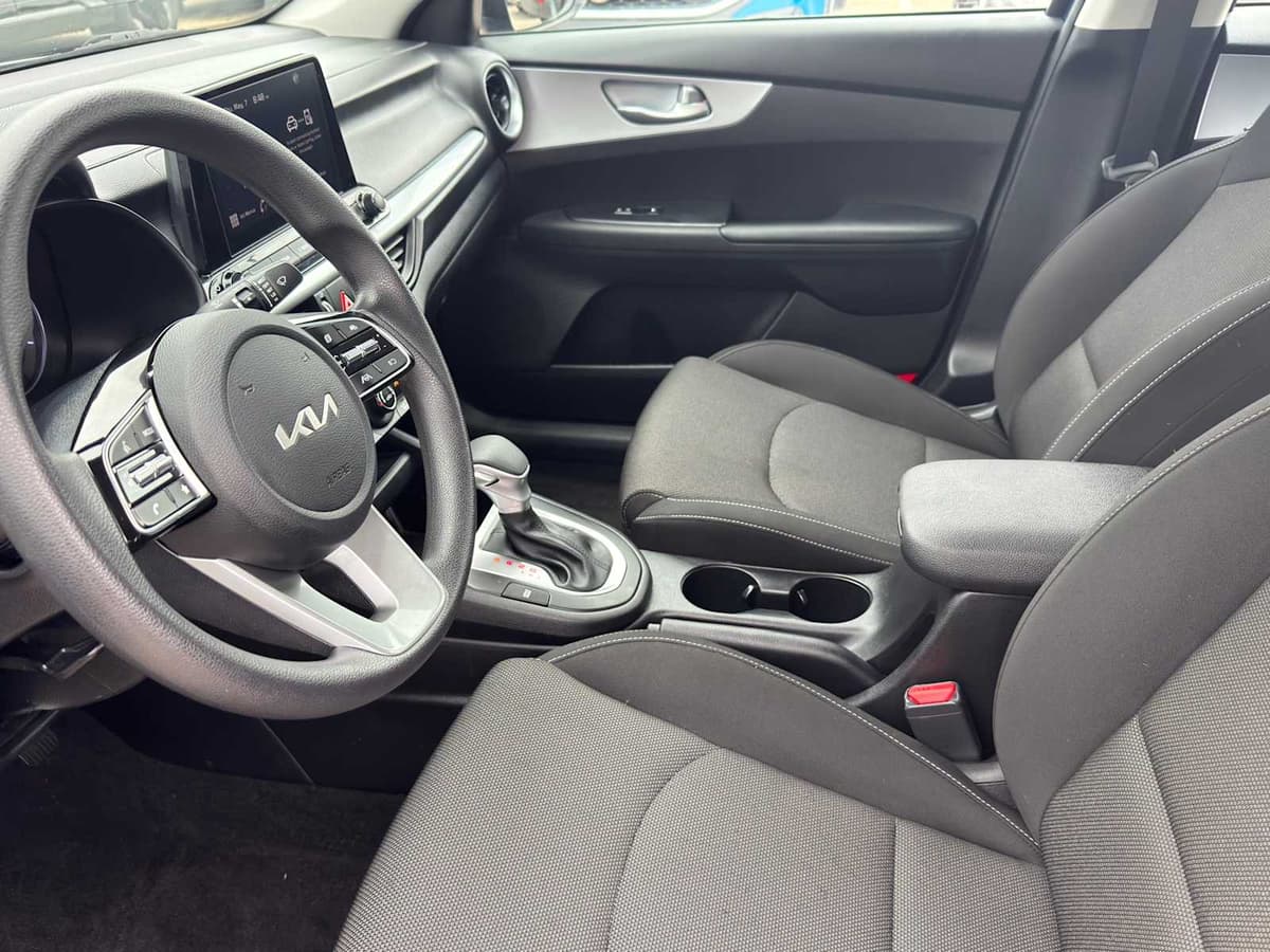 2023 Kia Forte - Image 9