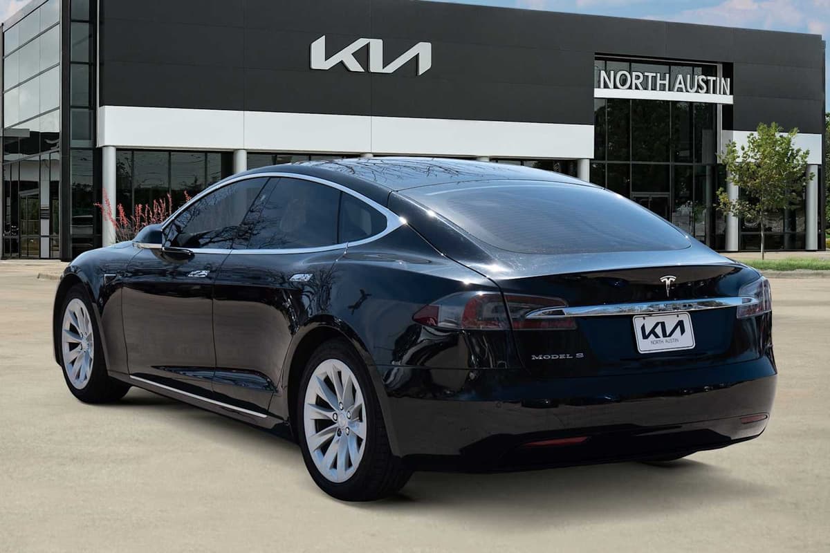 2017 Tesla Model S - Image 5