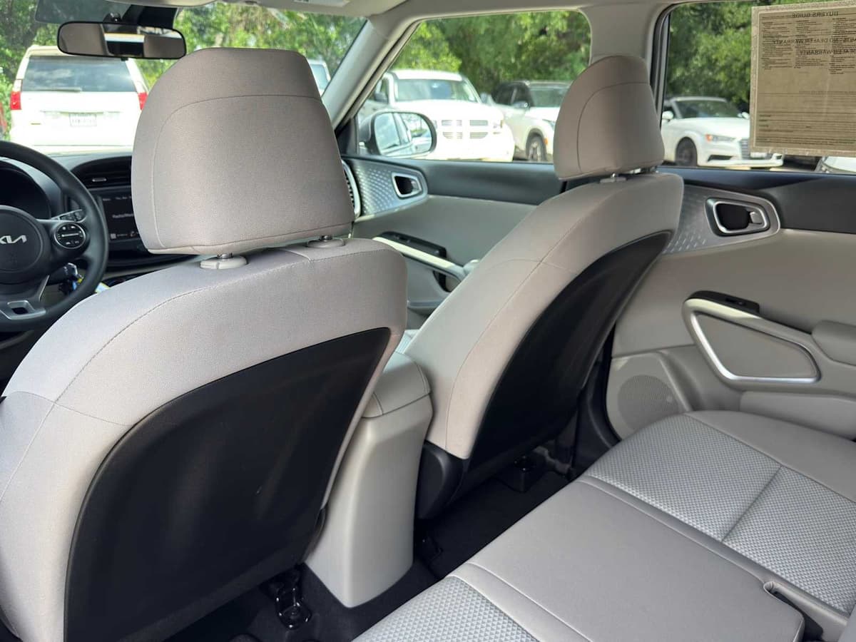2025 Kia Soul - Image 22