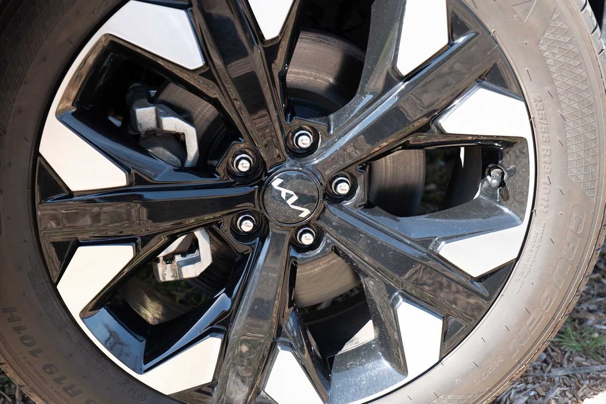 2023 Kia Sportage - Image 2