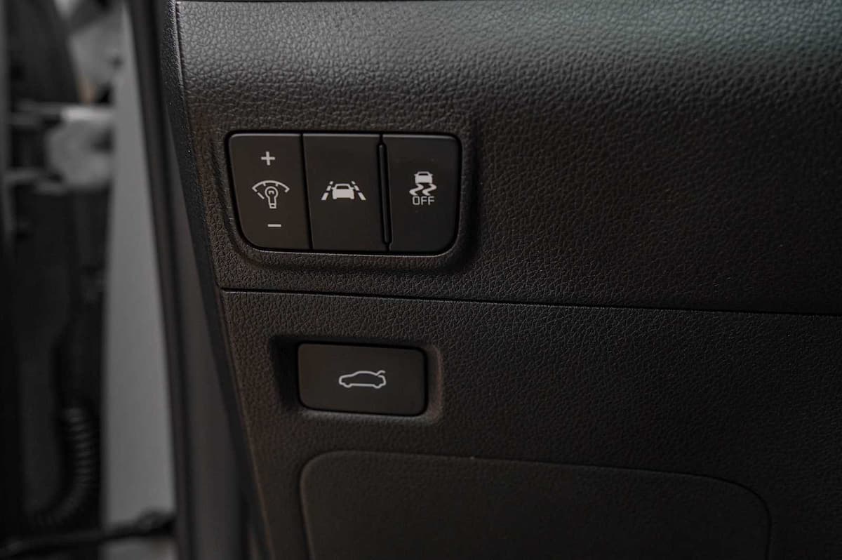 2024 Kia K5 - Image 23