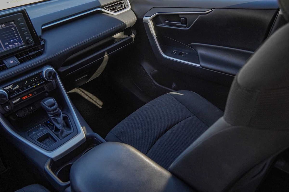 2021 Toyota RAV4 - Image 25