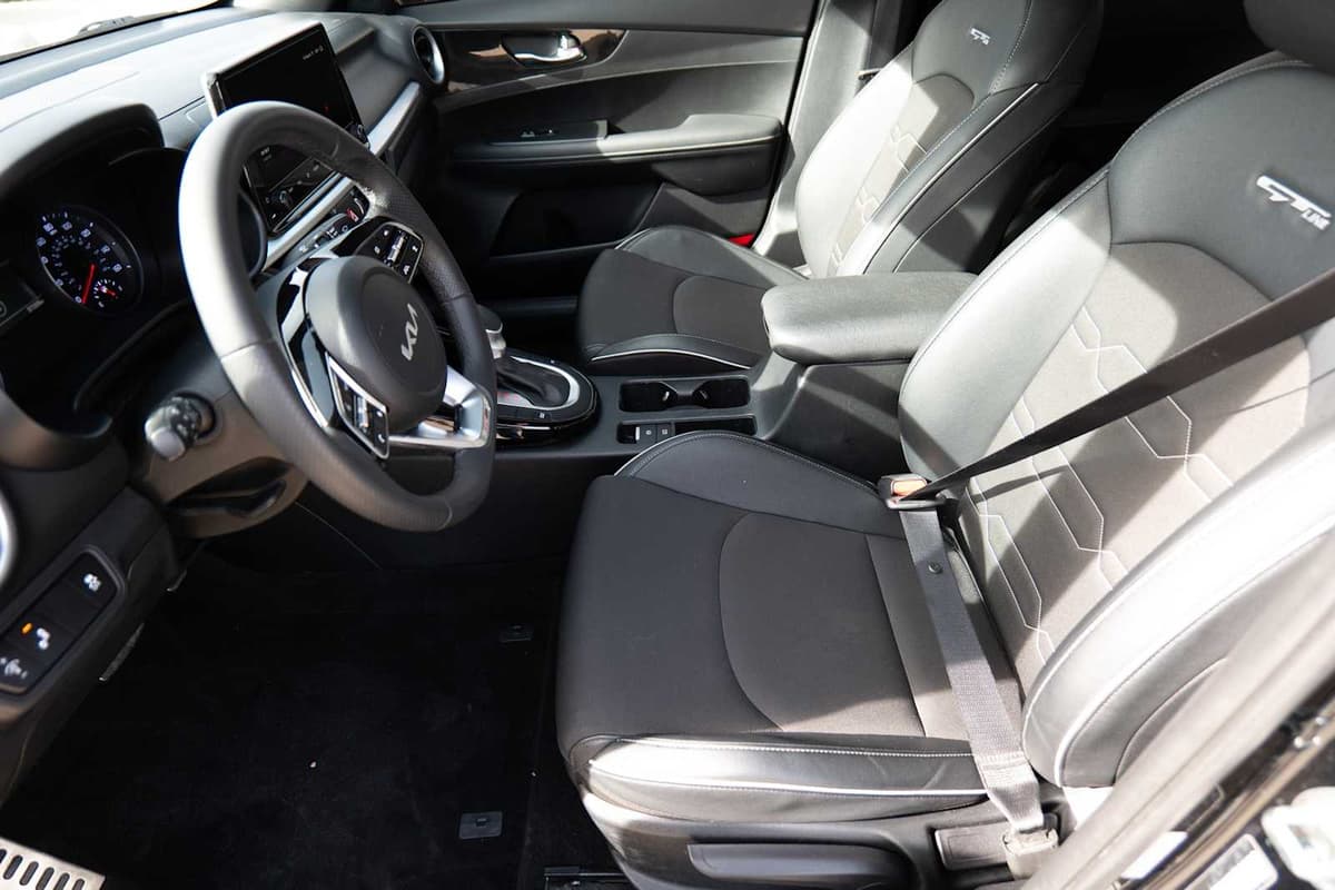 2024 Kia Forte - Image 10