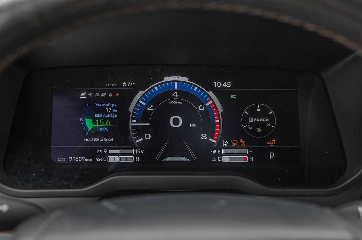 2023 Toyota Tundra - Image 15