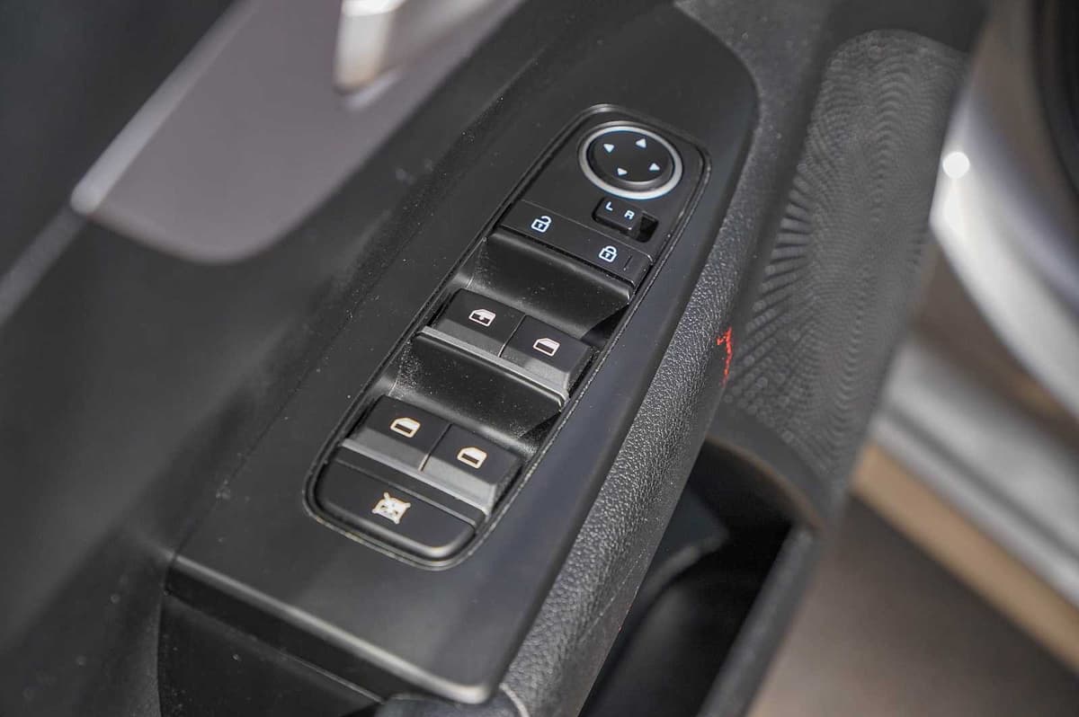 2024 Kia Forte - Image 22