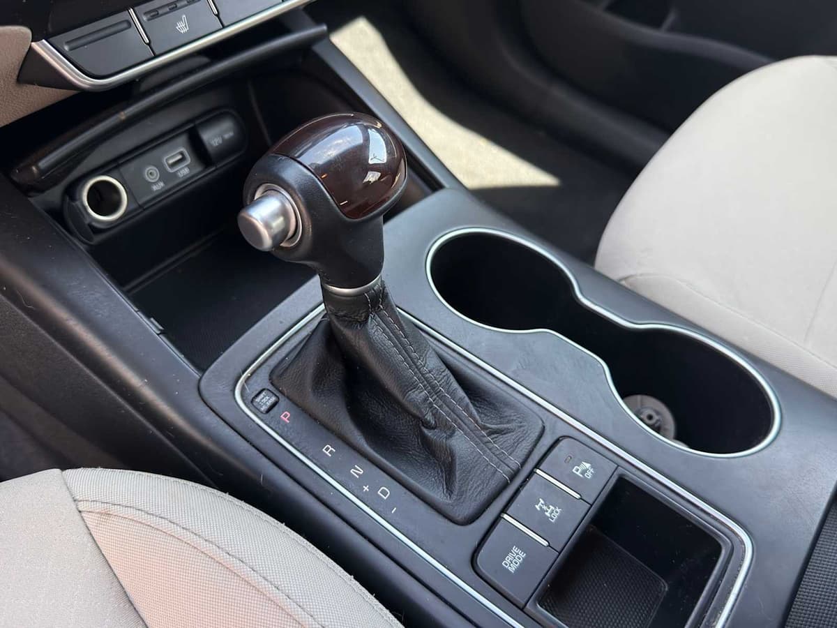 2017 Kia Sorento - Image 12