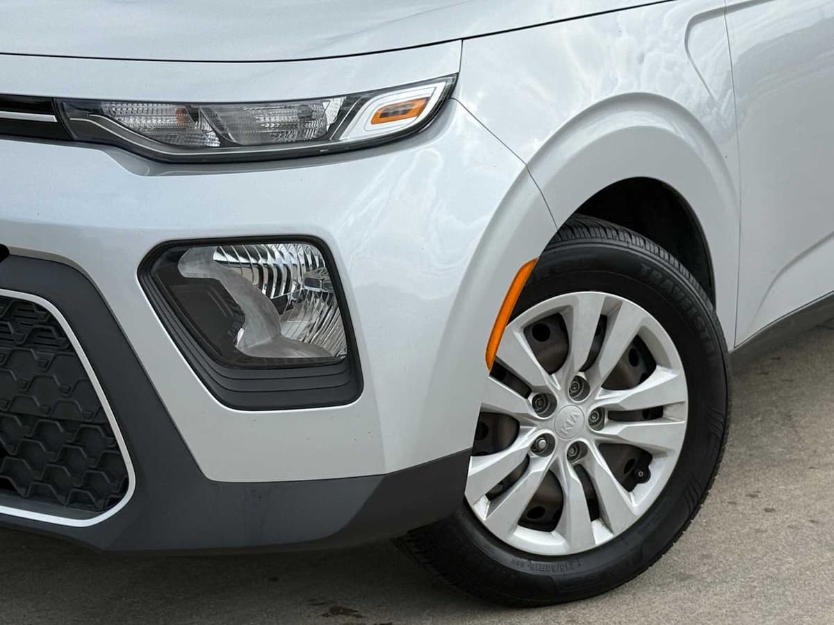 2020 Kia Soul - Image 2