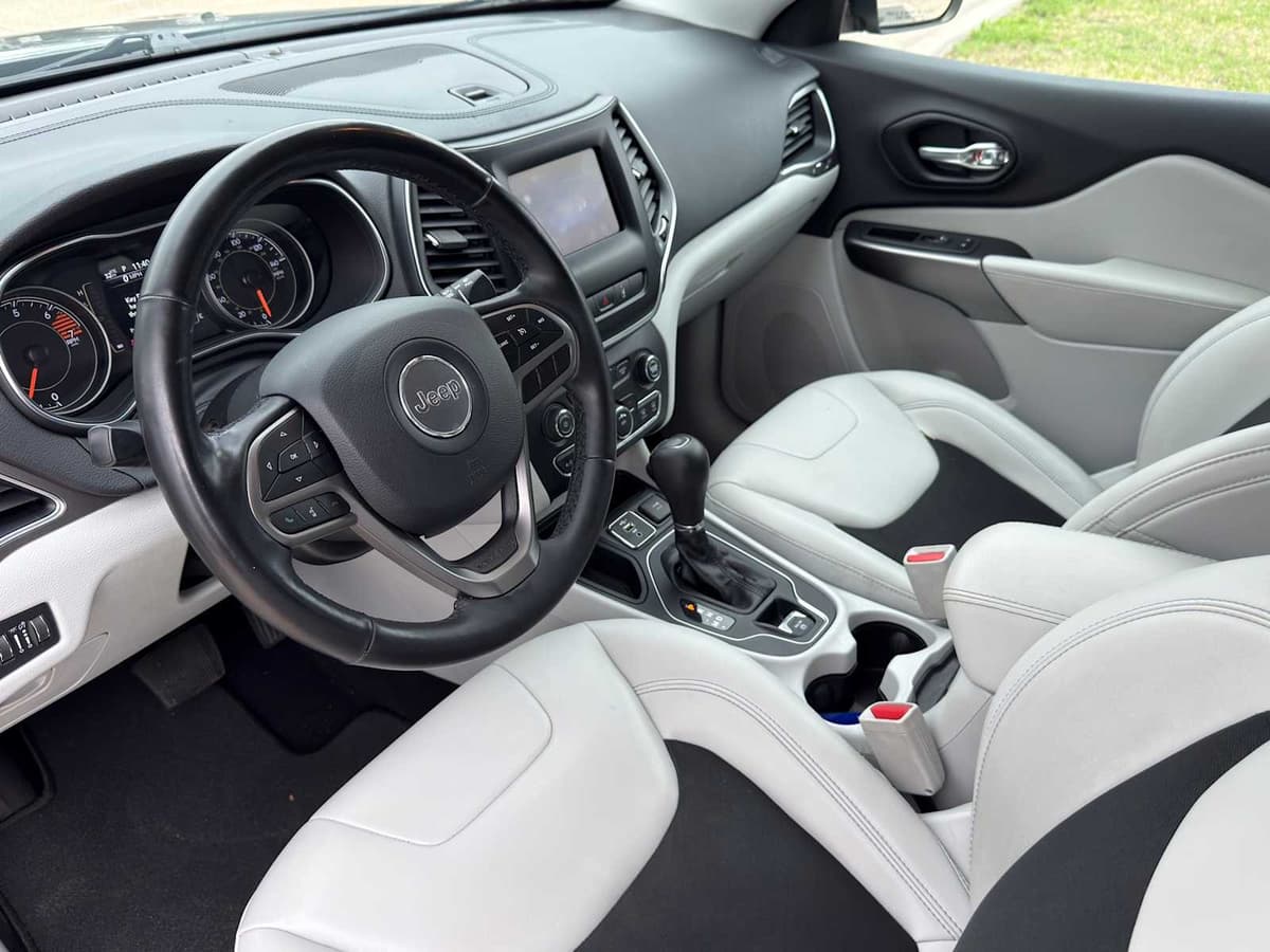 2021 Jeep Cherokee - Image 14