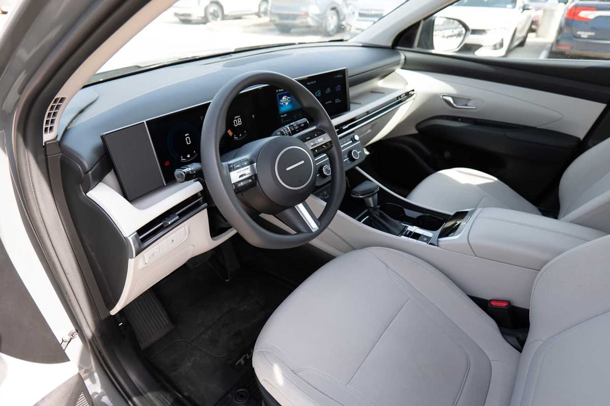 2025 Hyundai Tucson - Image 9