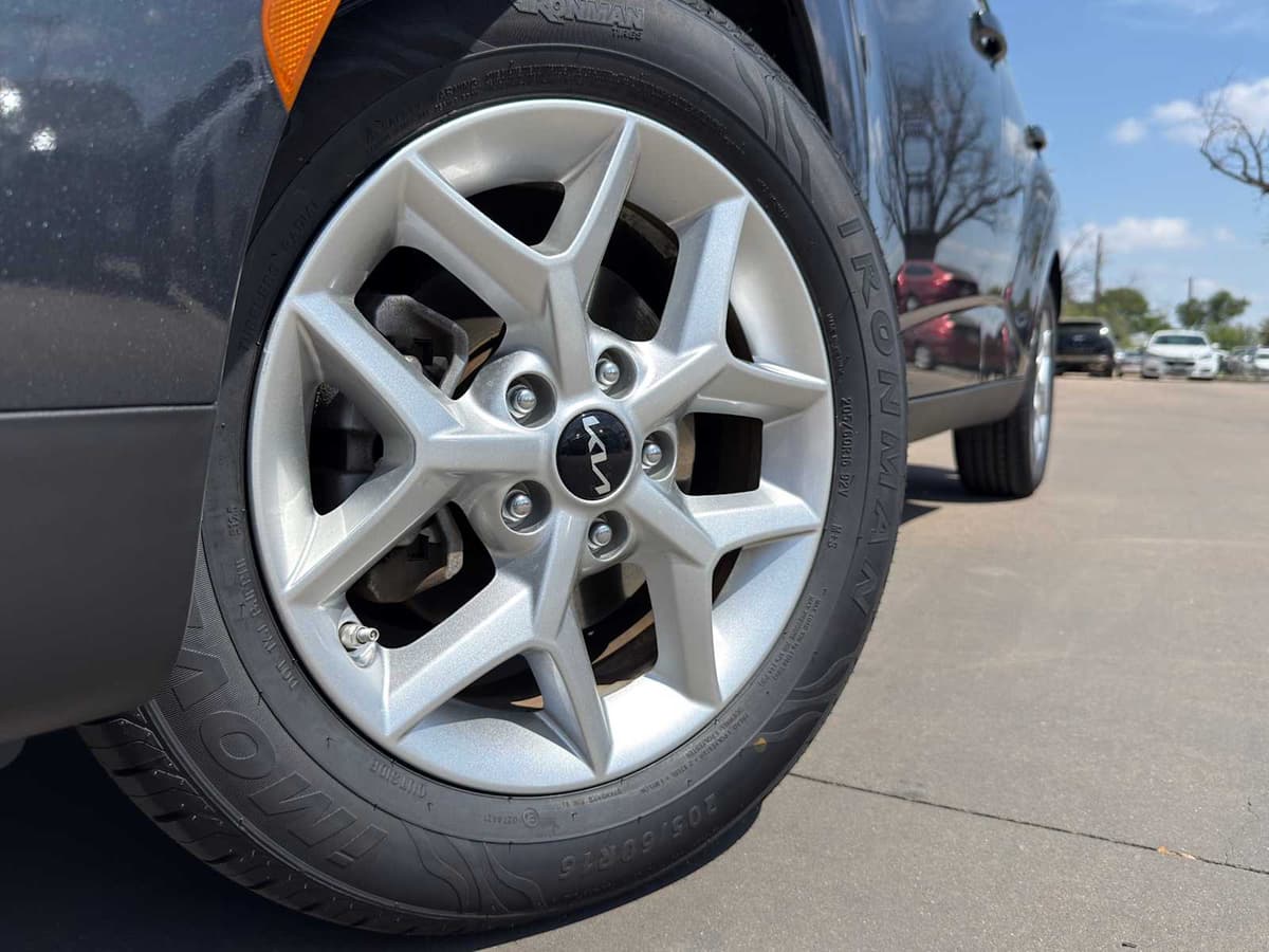 2023 Kia Soul - Image 3