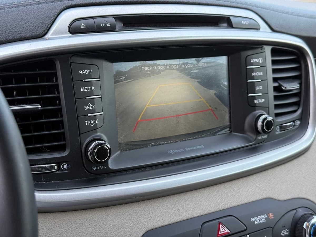 2017 Kia Sorento - Image 15