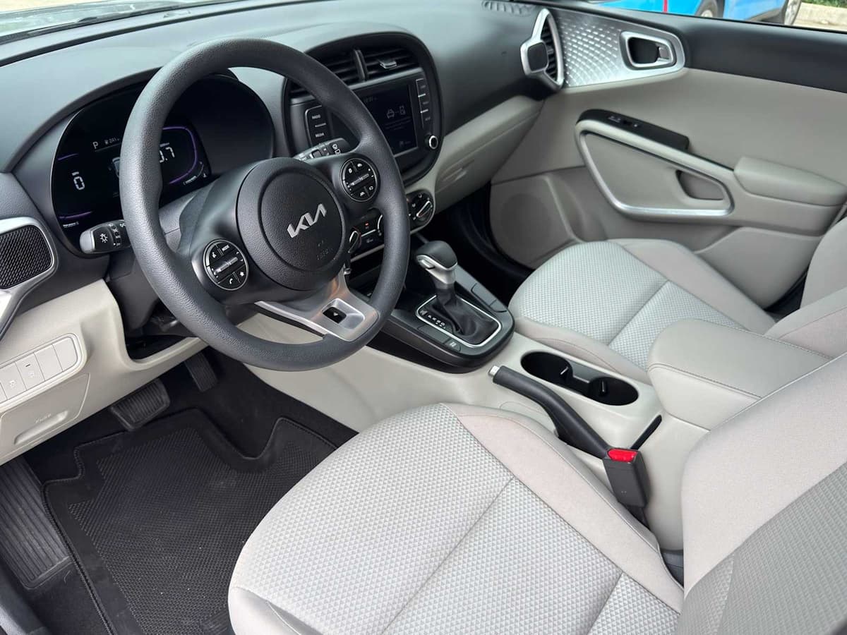 2025 Kia Soul - Image 8
