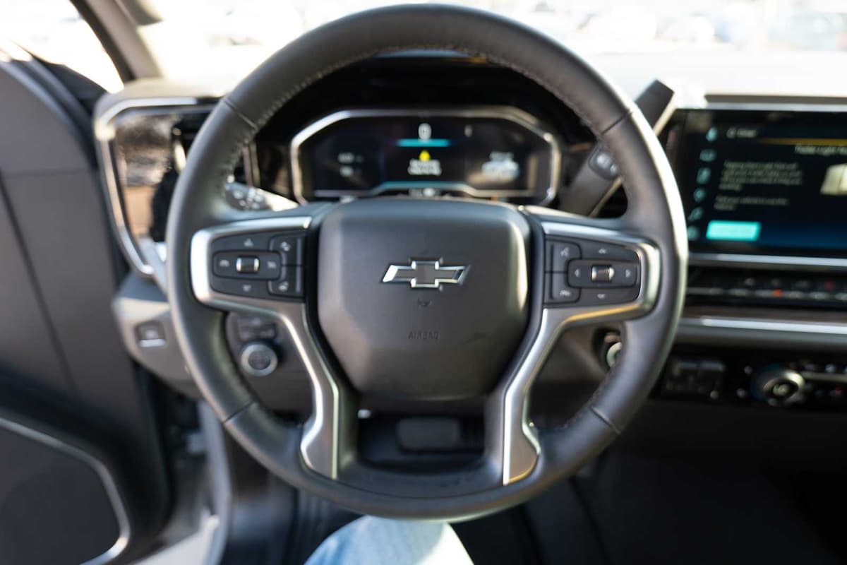 2025 Chevrolet Silverado 1500 - Image 12