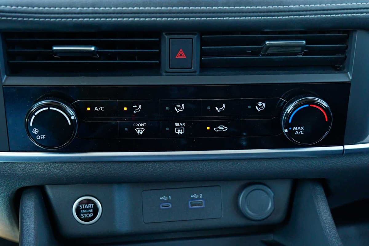 2023 Nissan Rogue - Image 17