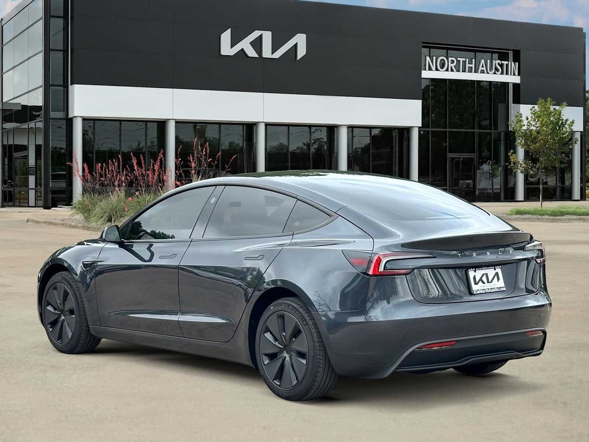 2025 Tesla Model 3 - Image 5