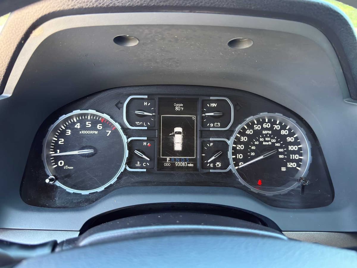 2019 Toyota Tundra - Image 20